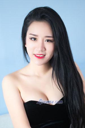 215163 - Selena Age: 25 - China