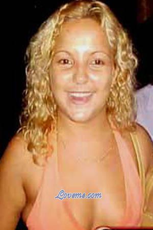 69633 - Adriana Age: 32 - Brazil