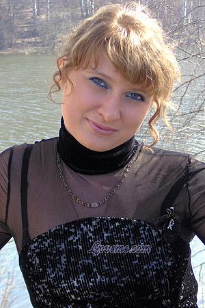 86364 - Svetlana Age: 27 - Russia