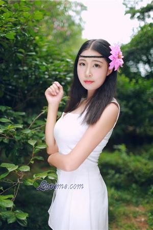 167968 - Huifang Age: 26 - China