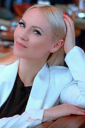 183680 - Arina Age: 35 - Russia