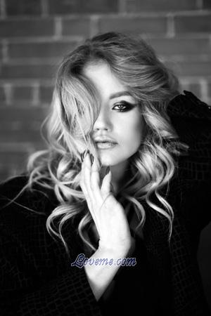 192152 - Anastasia Age: 27 - Ukraine