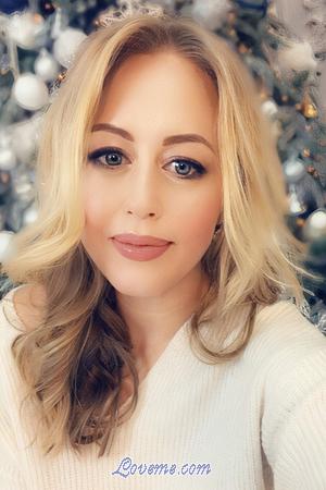 192682 - Olga Age: 34 - Russia