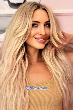 193238 - Julia Age: 25 - Russia