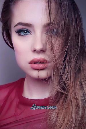 195406 - Alexandra Age: 19 - Russia