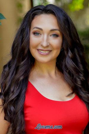 205218 - Yuliya Age: 48 - Ukraine