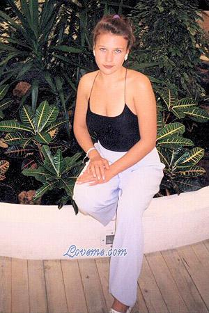 55179 - Elena Age: 32 - Russia