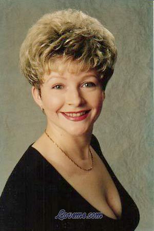 69302 - Elena Age: 45 - Russia