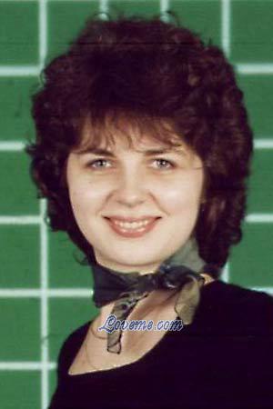 70102 - Irina Age: 34 - Moldova