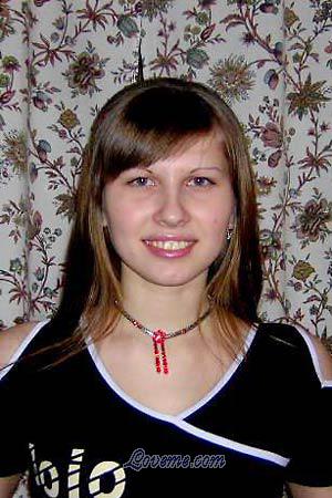 72662 - Elena Age: 30 - Russia