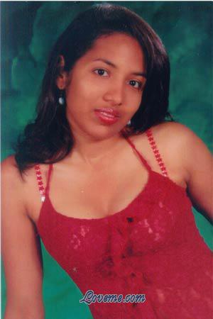 73453 - Claudia Age: 34 - Colombia